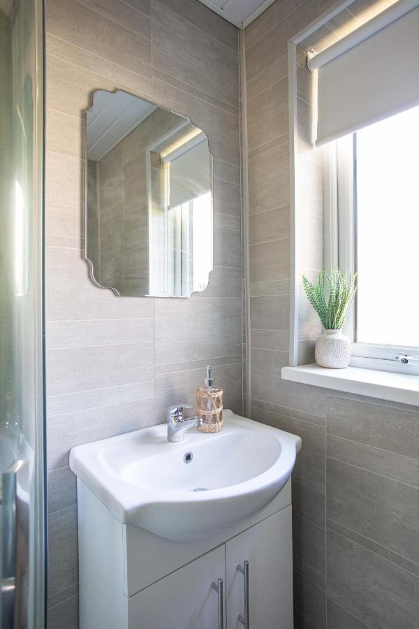 Fully Refurbished North Belfast Home Екстер'єр фото