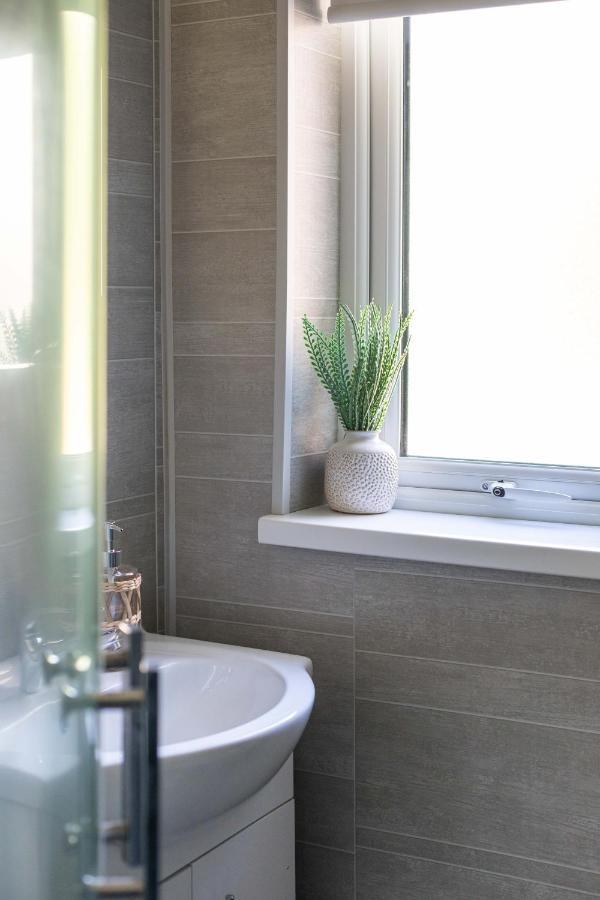Fully Refurbished North Belfast Home Екстер'єр фото